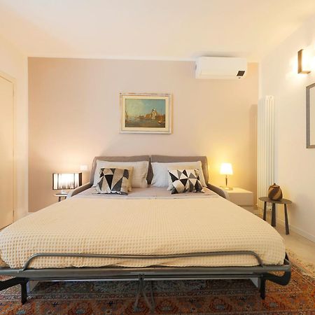 Siena Uptown - Sabrina'S Charming Apartment 외부 사진