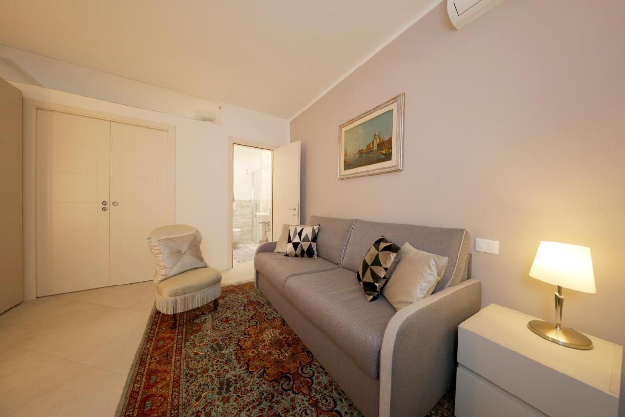 Siena Uptown - Sabrina'S Charming Apartment 외부 사진