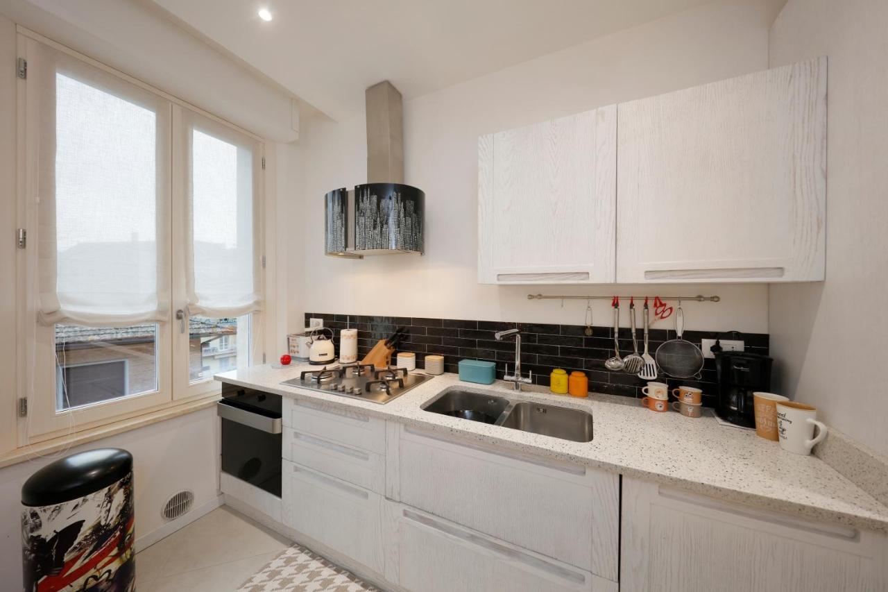Siena Uptown - Sabrina'S Charming Apartment 외부 사진