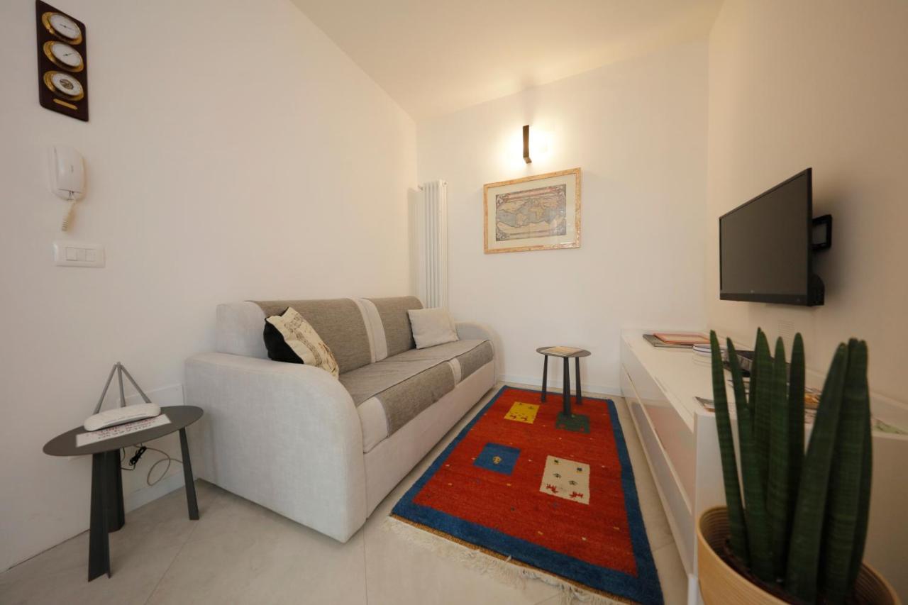 Siena Uptown - Sabrina'S Charming Apartment 외부 사진