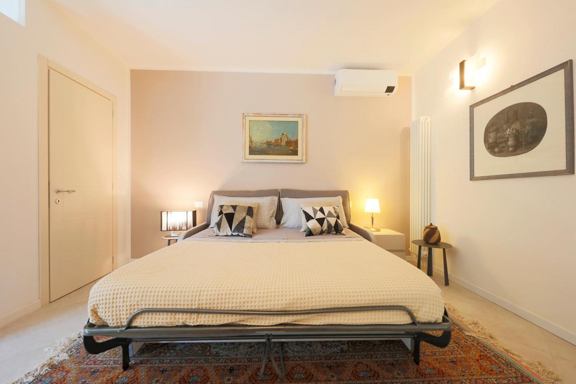 Siena Uptown - Sabrina'S Charming Apartment 외부 사진